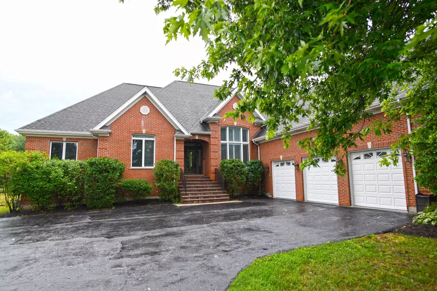26159 N Hill AVE, Wauconda, IL 60084