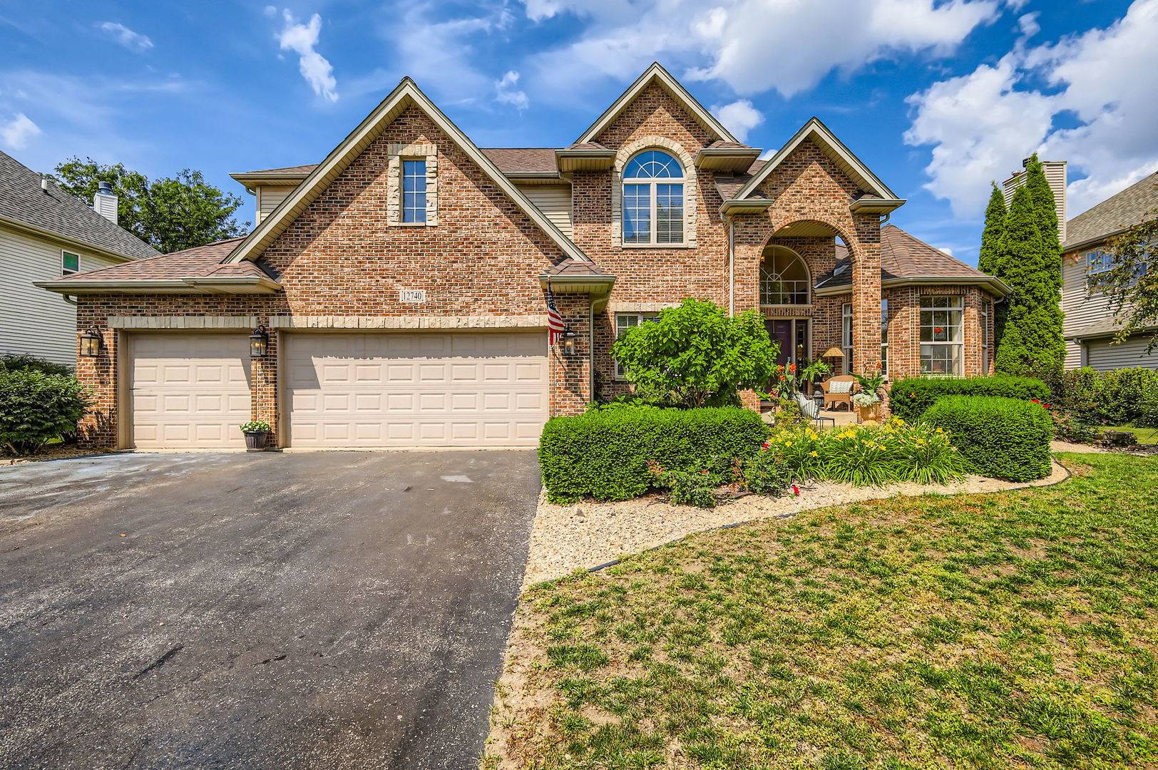 Plainfield, IL 60585,12740 HAWKS BILL LN