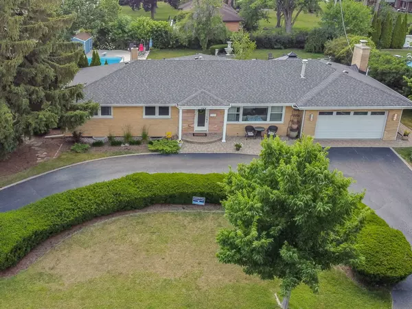 Mount Prospect, IL 60056,922 S School ST