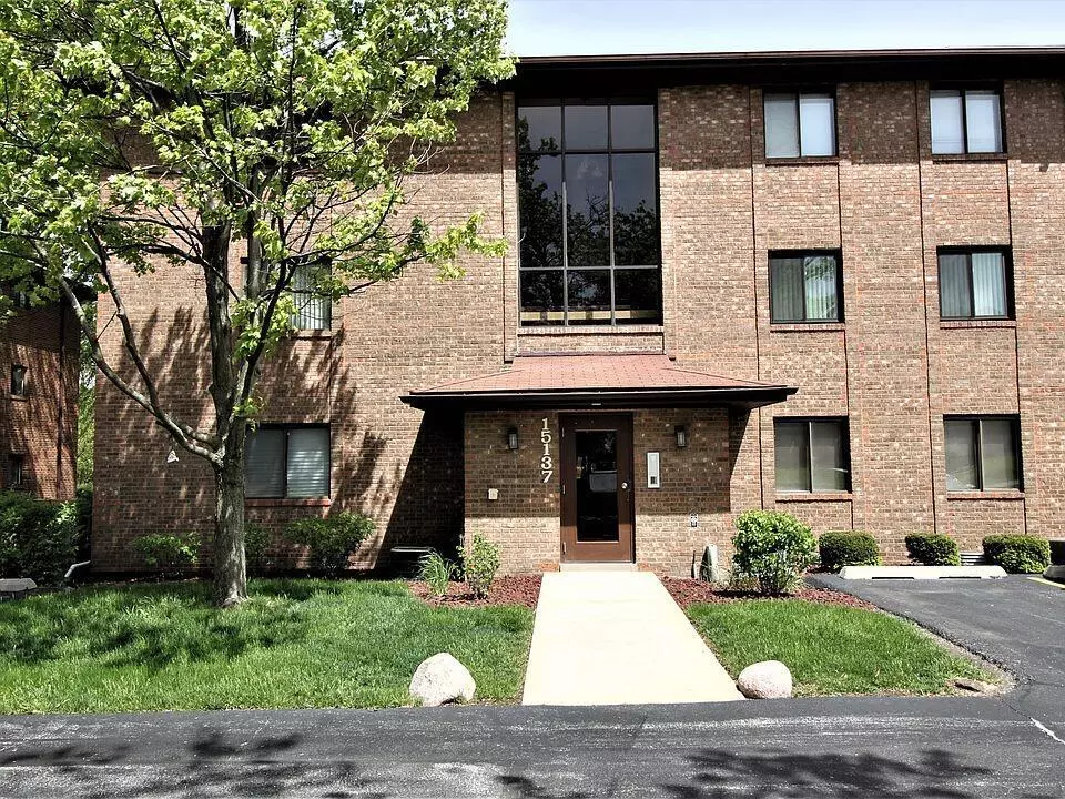 Orland Park, IL 60462,15137 Quail Hollow DR #203