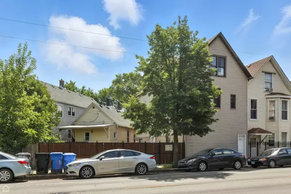 2121 N California AVE, Chicago, IL 60647