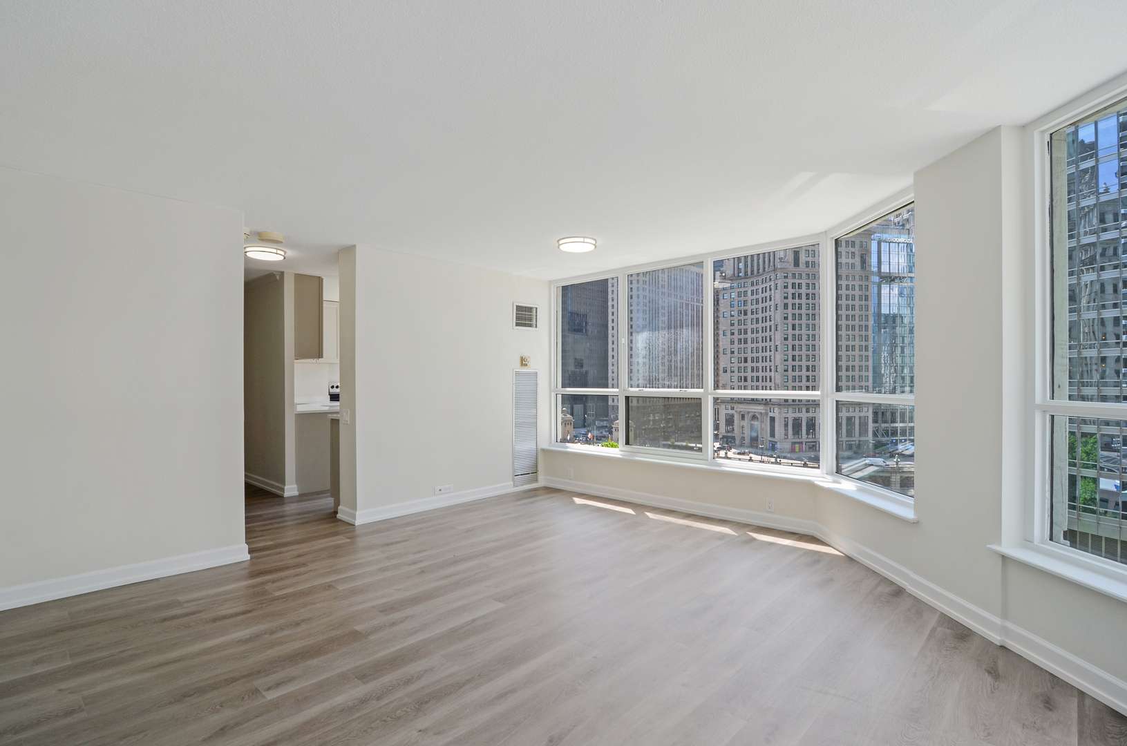 Chicago, IL 60611,405 N WABASH AVE #506
