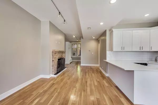 Chicago, IL 60622,1914 W Crystal ST #2R