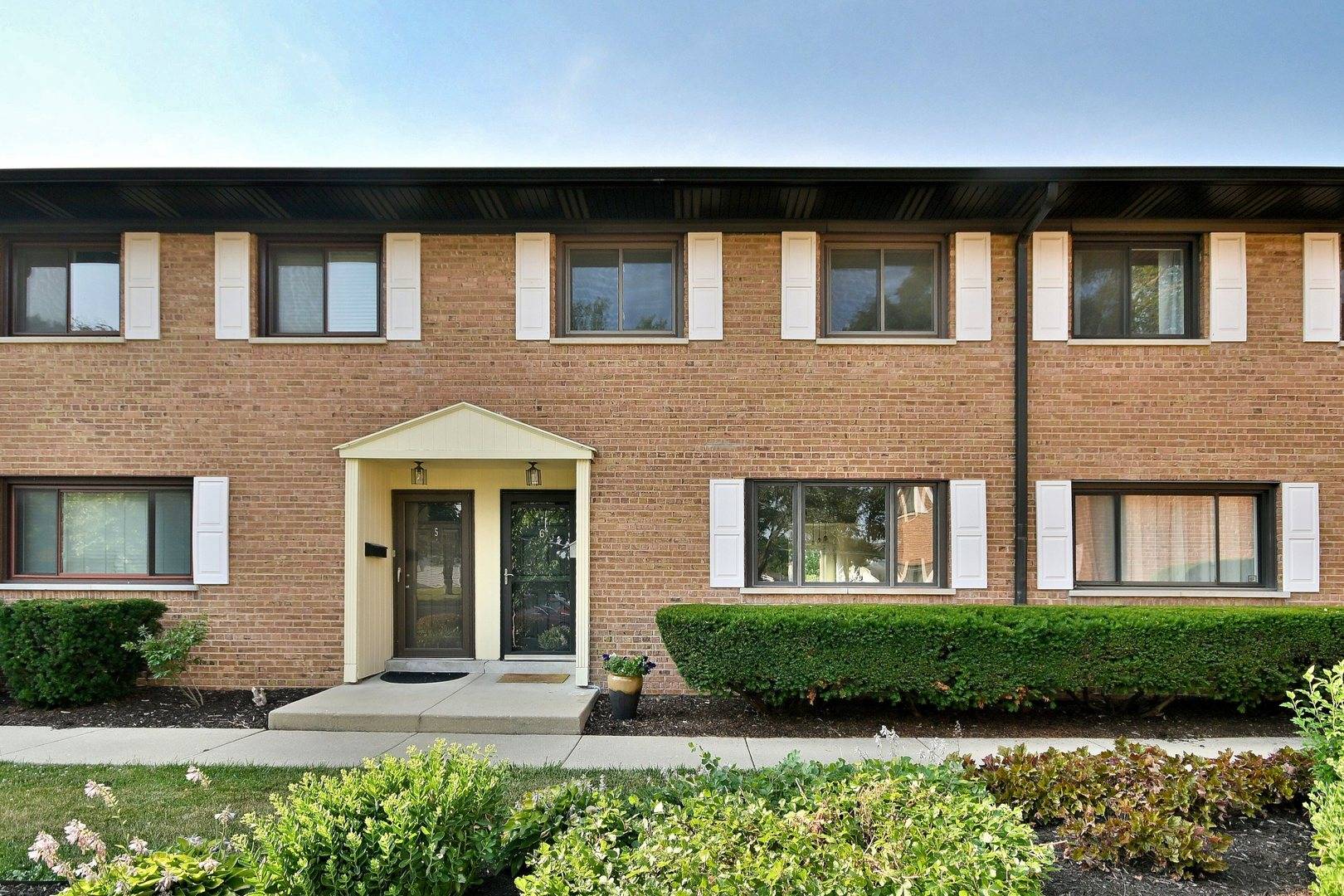 Glen Ellyn, IL 60137,300 Duane ST #6
