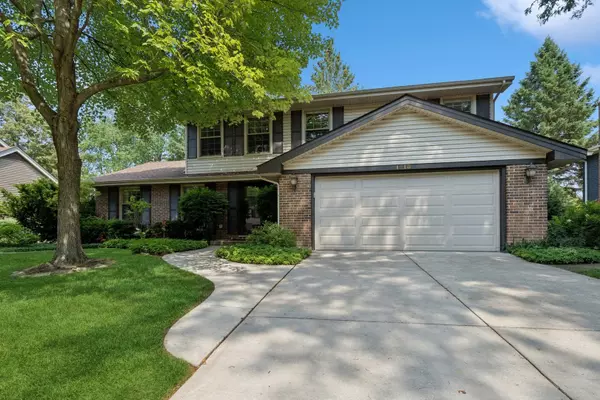1218 Sussex LN, Libertyville, IL 60048
