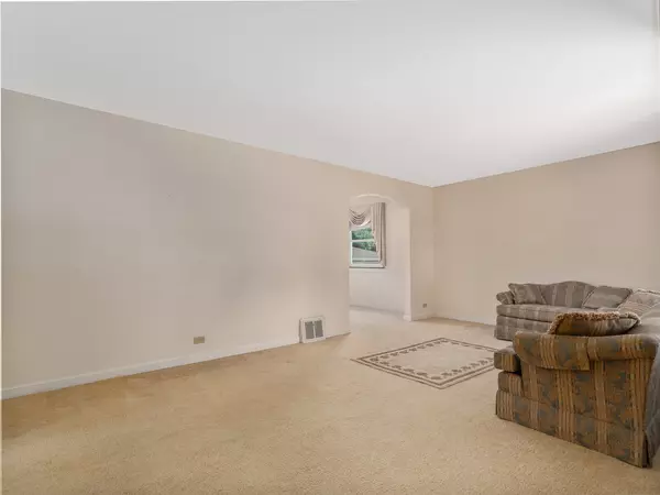 North Riverside, IL 60546,2443 S 4th AVE