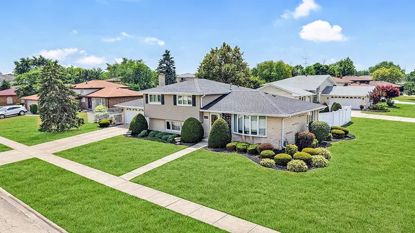Orland Park, IL 60467,14106 Chestnut LN