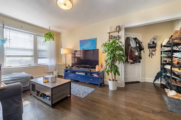 Chicago, IL 60641,4860 W Byron ST