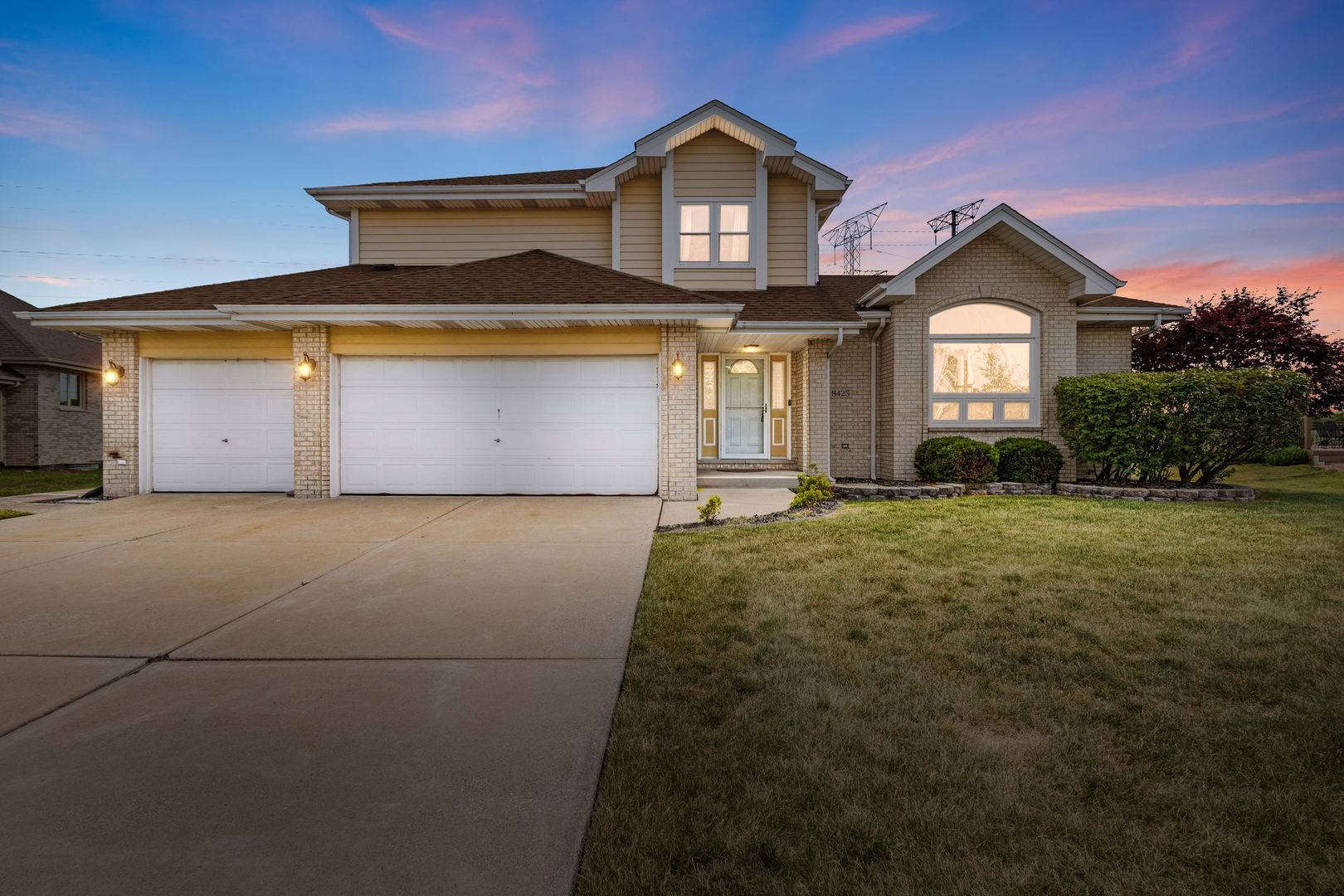 8425 Brookside Glen DR, Tinley Park, IL 60487