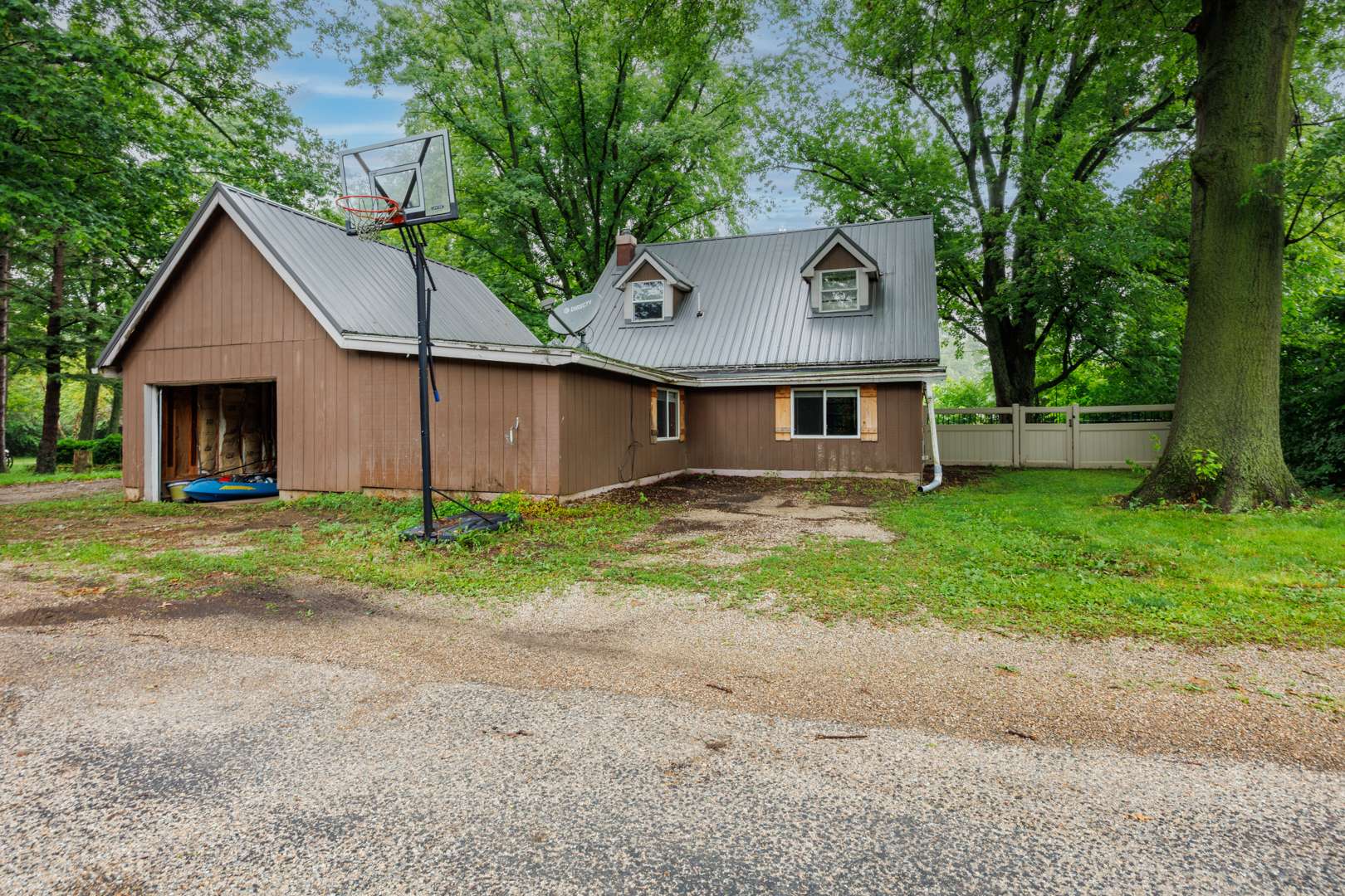 17366 Walden RD, Hudson, IL 61748