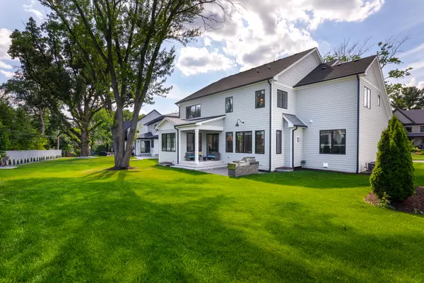 Naperville, IL 60540,834 Wellner RD