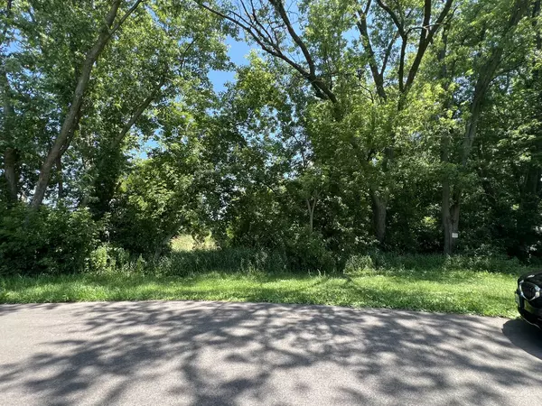 Ingleside, IL 60041,35105 N Ingleside DR