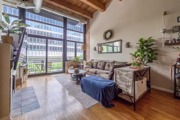 Chicago, IL 60654,525 W Superior ST #224