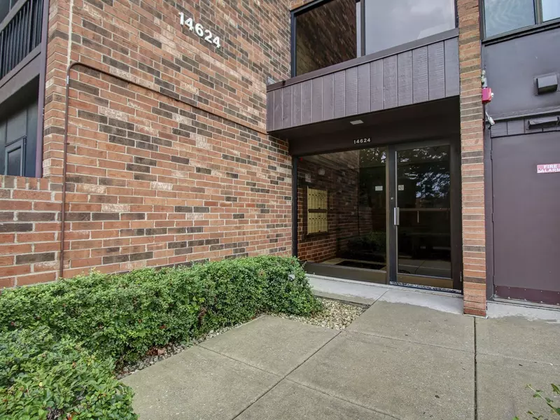 14624 Scarborough CT S #G-1, Oak Forest, IL 60452