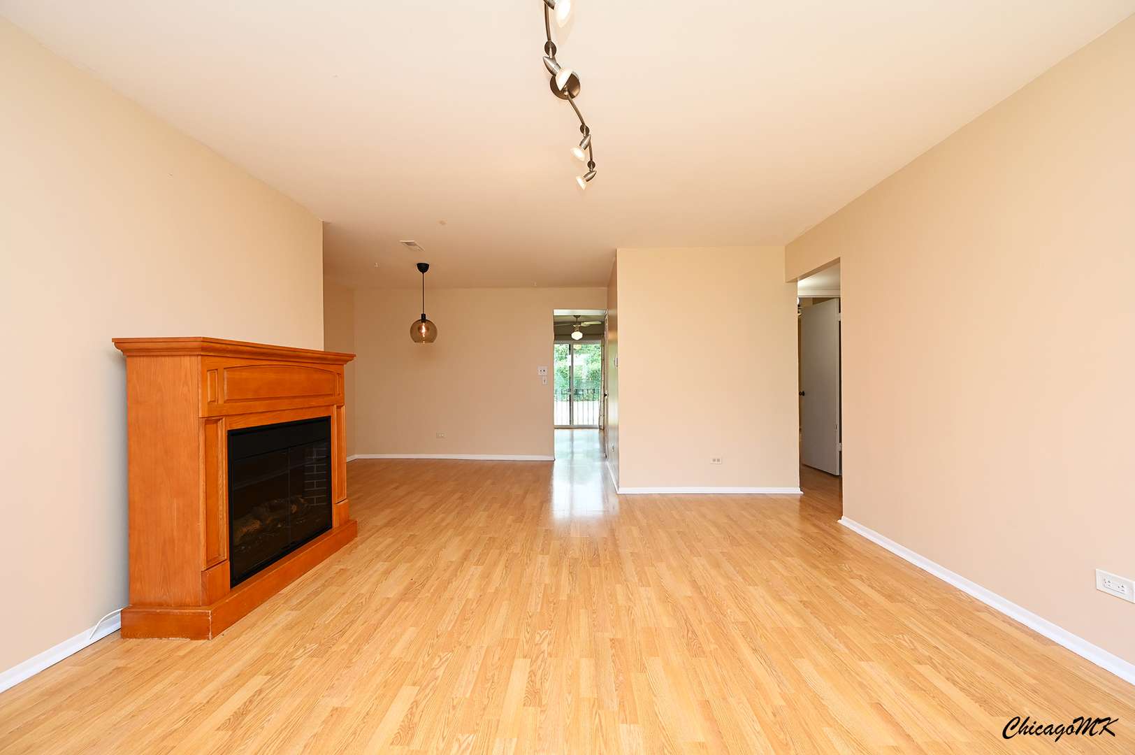 Des Plaines, IL 60016,9360 Hamilton CT #A