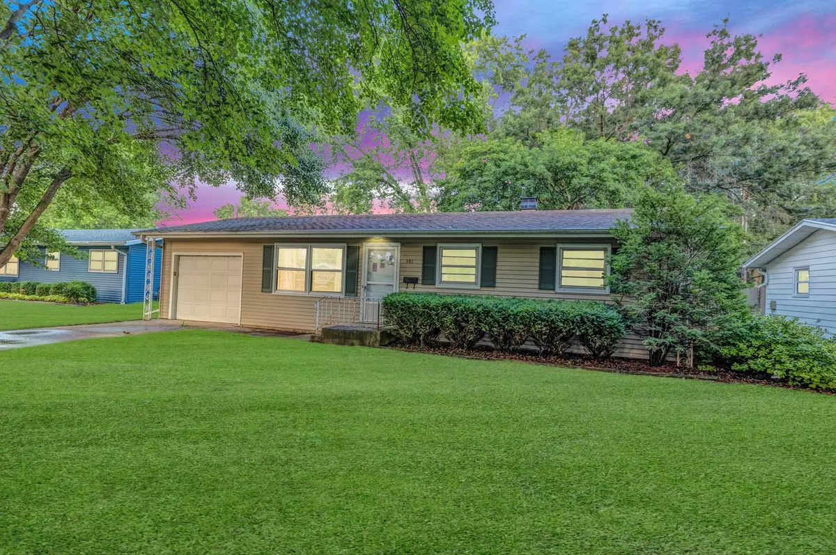 South Elgin, IL 60177,301 Virginia DR