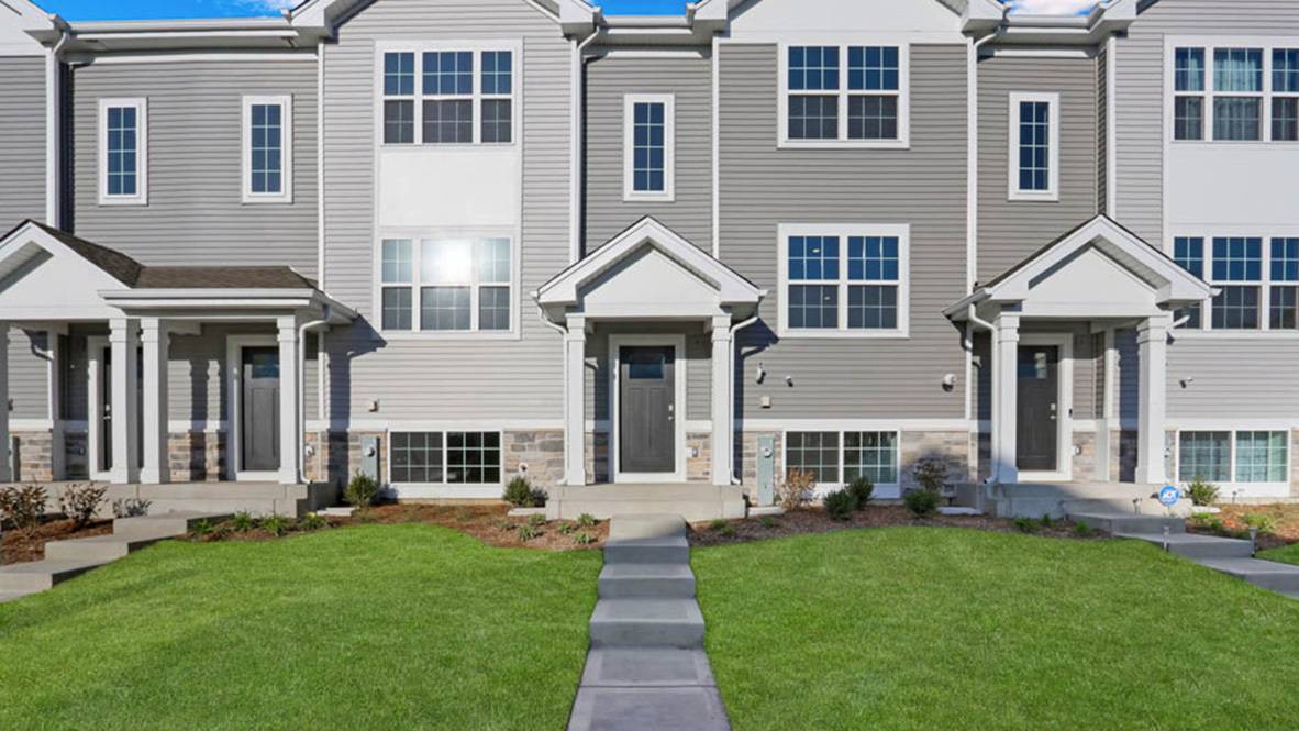 1449 Oakfield LN, Pingree Grove, IL 60140