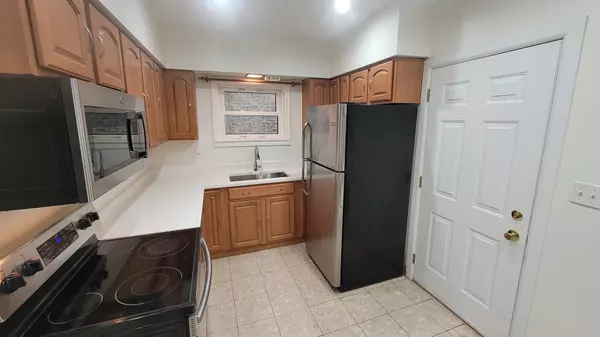Chicago, IL 60630,5448 W Agatite AVE