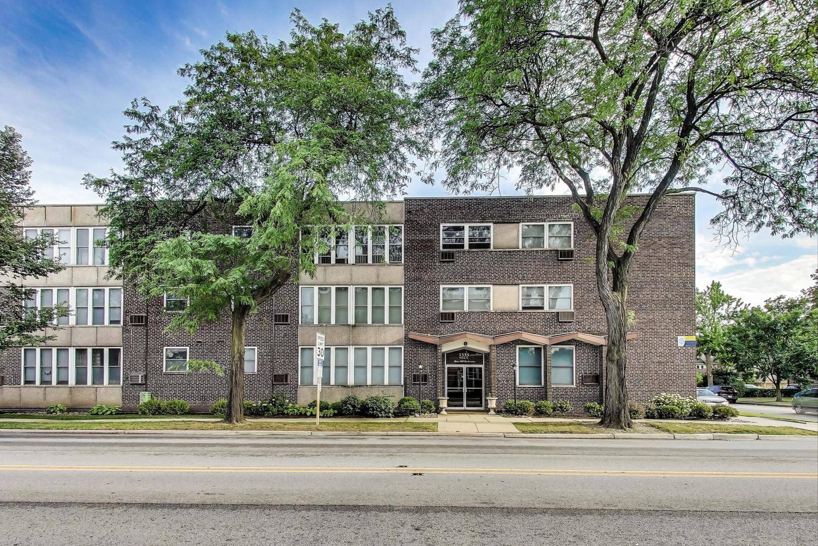 1333 W Touhy AVE #102, Park Ridge, IL 60068