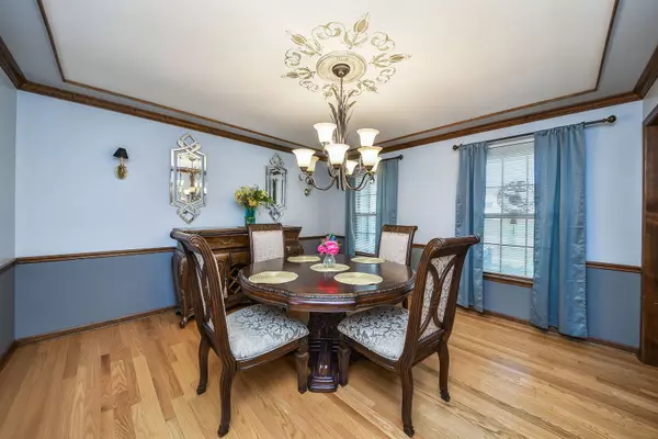 Naperville, IL 60563,1628 Westminster DR