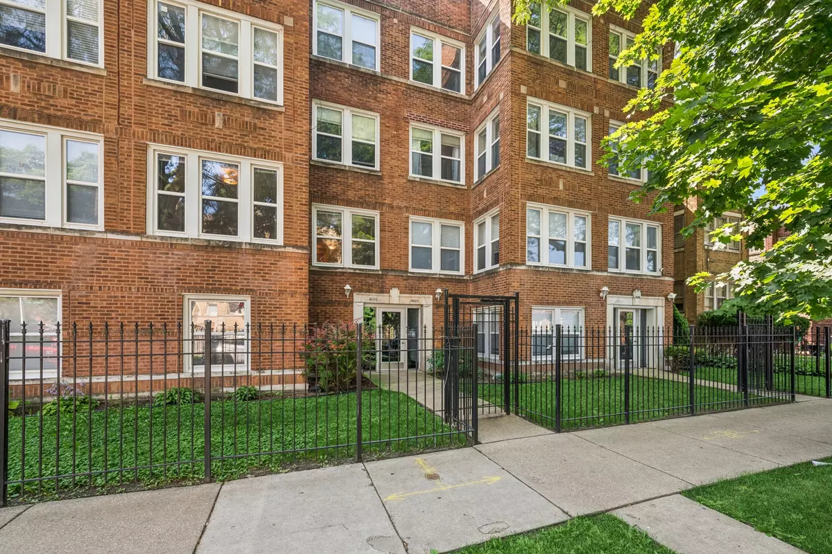 Chicago, IL 60625,4904 N SPRINGFIELD AVE #1