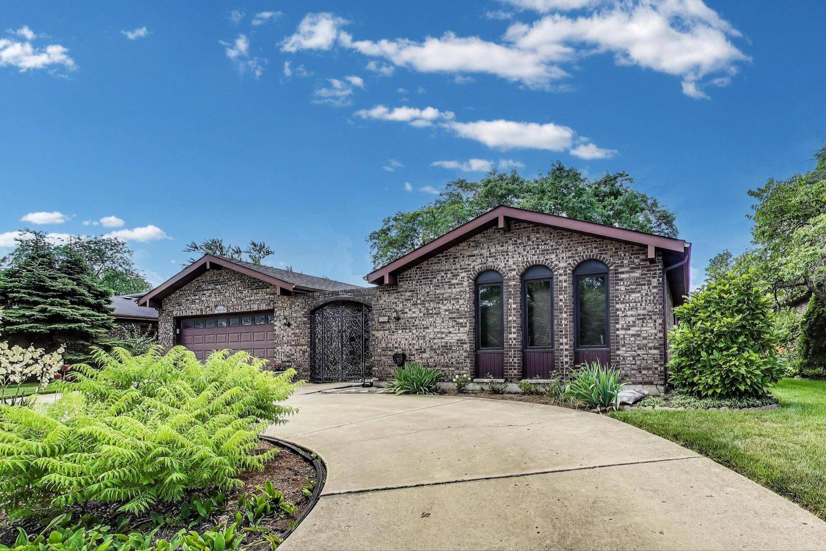 Des Plaines, IL 60016,414 N Wolf RD
