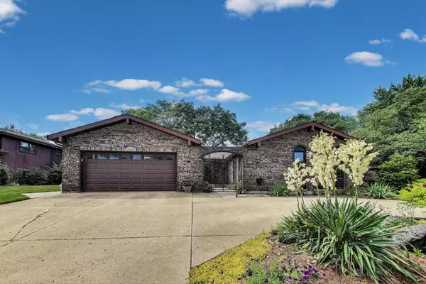 414 N Wolf RD, Des Plaines, IL 60016