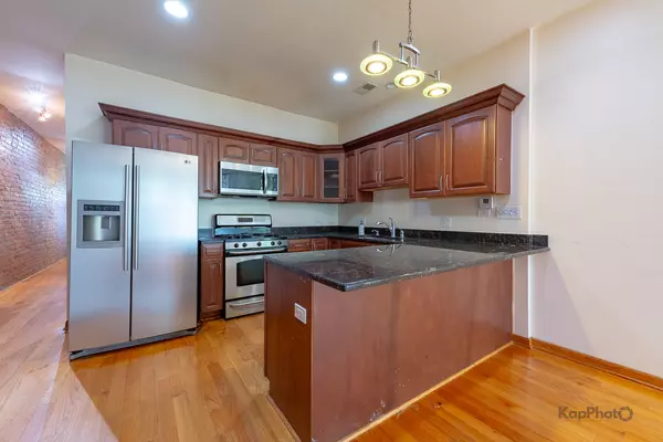 Chicago, IL 60653,4137 S Prairie AVE #3