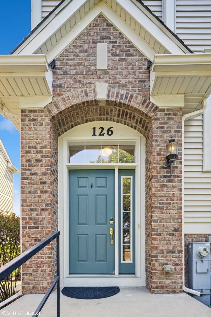Carol Stream, IL 60188,126 Goldenhill ST