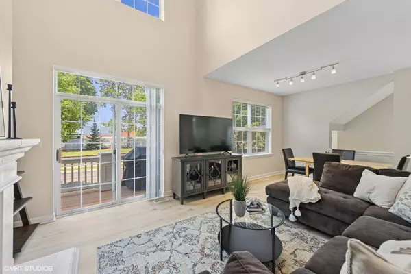 Carol Stream, IL 60188,126 Goldenhill ST
