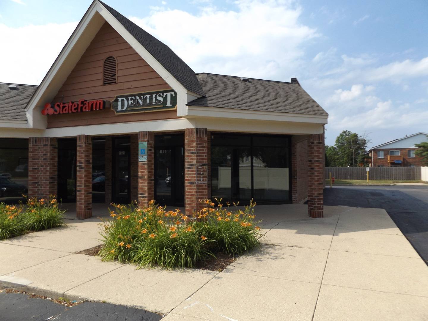 Arlington Heights, IL 60004,1530 E HINTZ RD