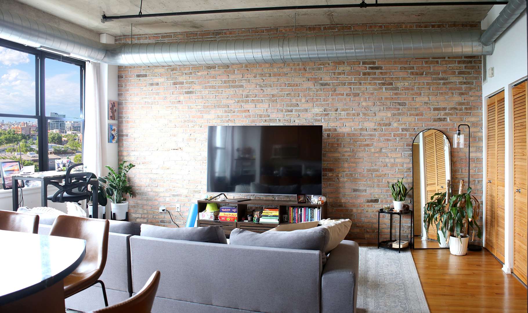 Chicago, IL 60607,6 S LAFLIN ST #904