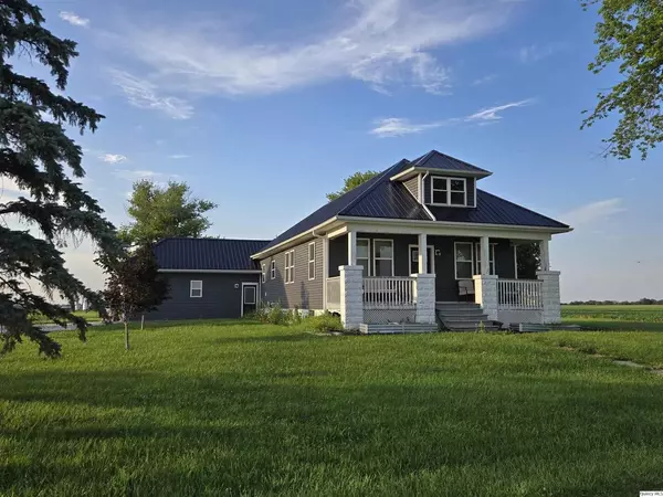 1749 N 1950th, Coatsburg, IL 62325