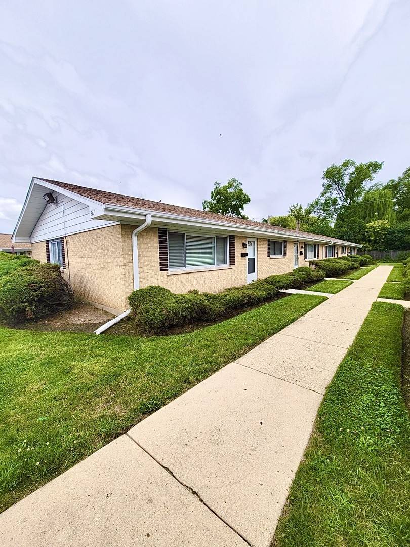 841 Valley Stream DR #A, Wheeling, IL 60090