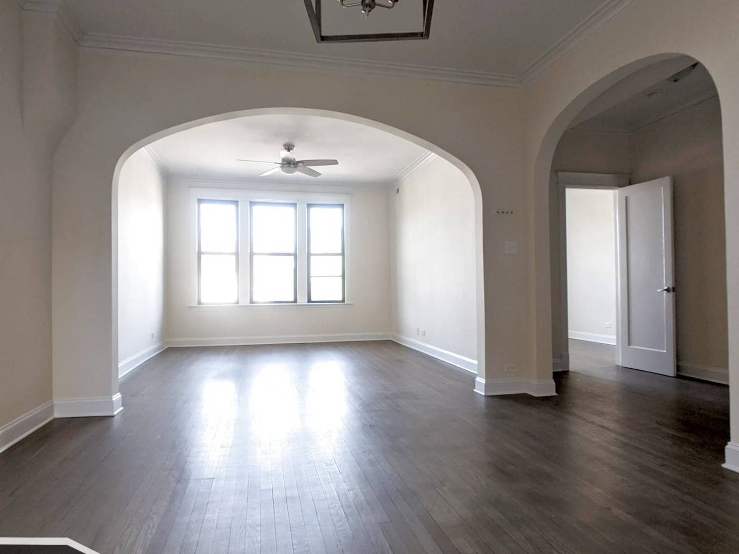 Chicago, IL 60618,2896 N Milwaukee AVE #2