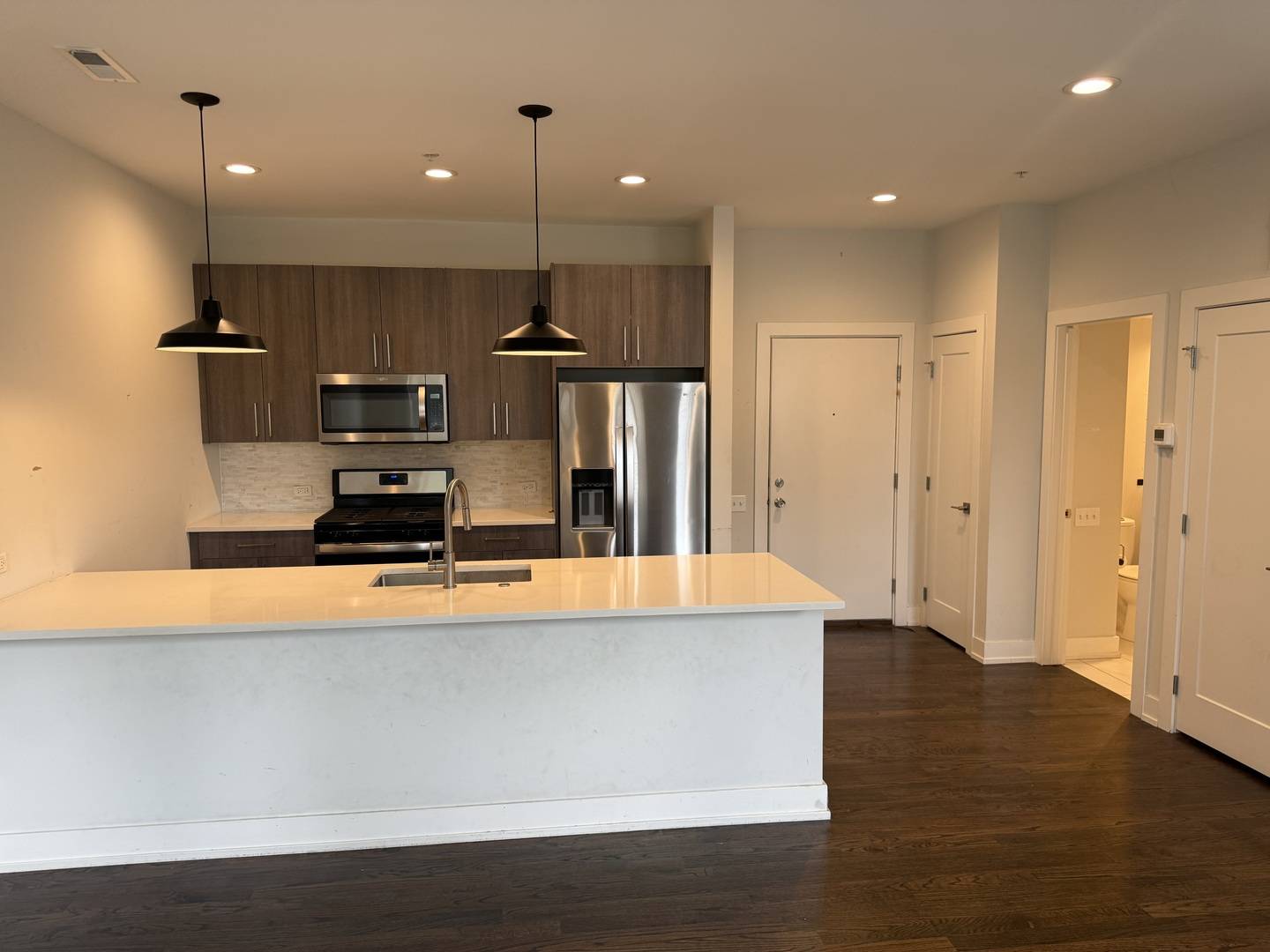 Chicago, IL 60615,5055 S Dorchester AVE #103