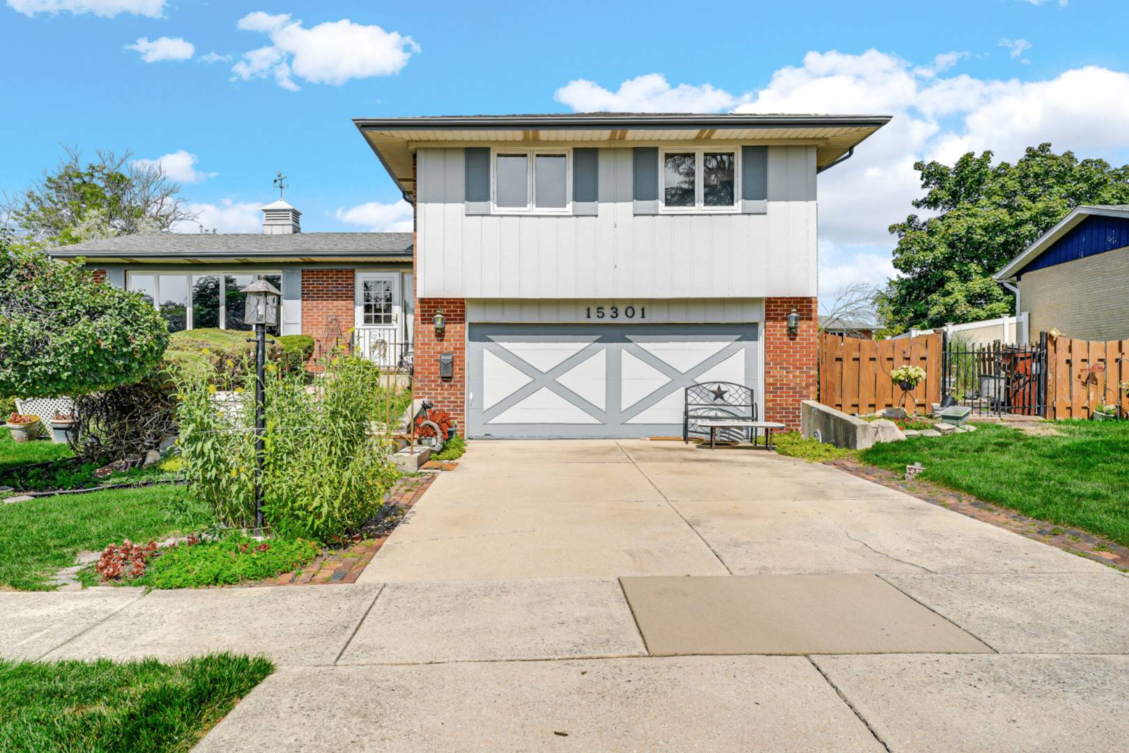 15301 Cherry LN, Oak Forest, IL 60452