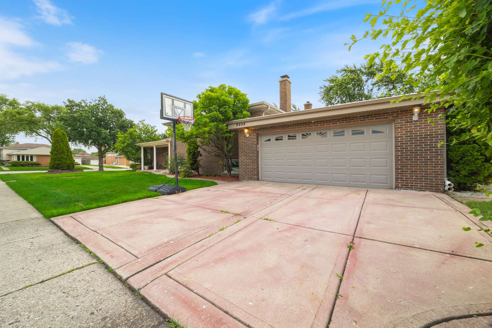 Morton Grove, IL 60053,9444 Oliphant AVE
