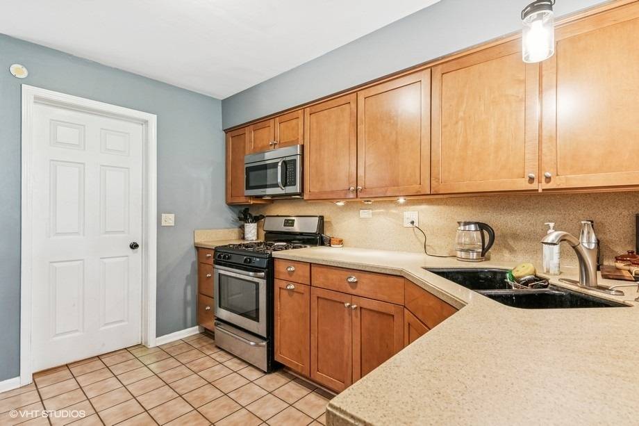 Carol Stream, IL 60188,1063 Ridgefield CIR