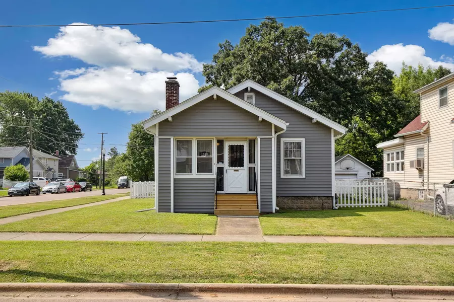 1019 Grand BLVD, Aurora, IL 60505