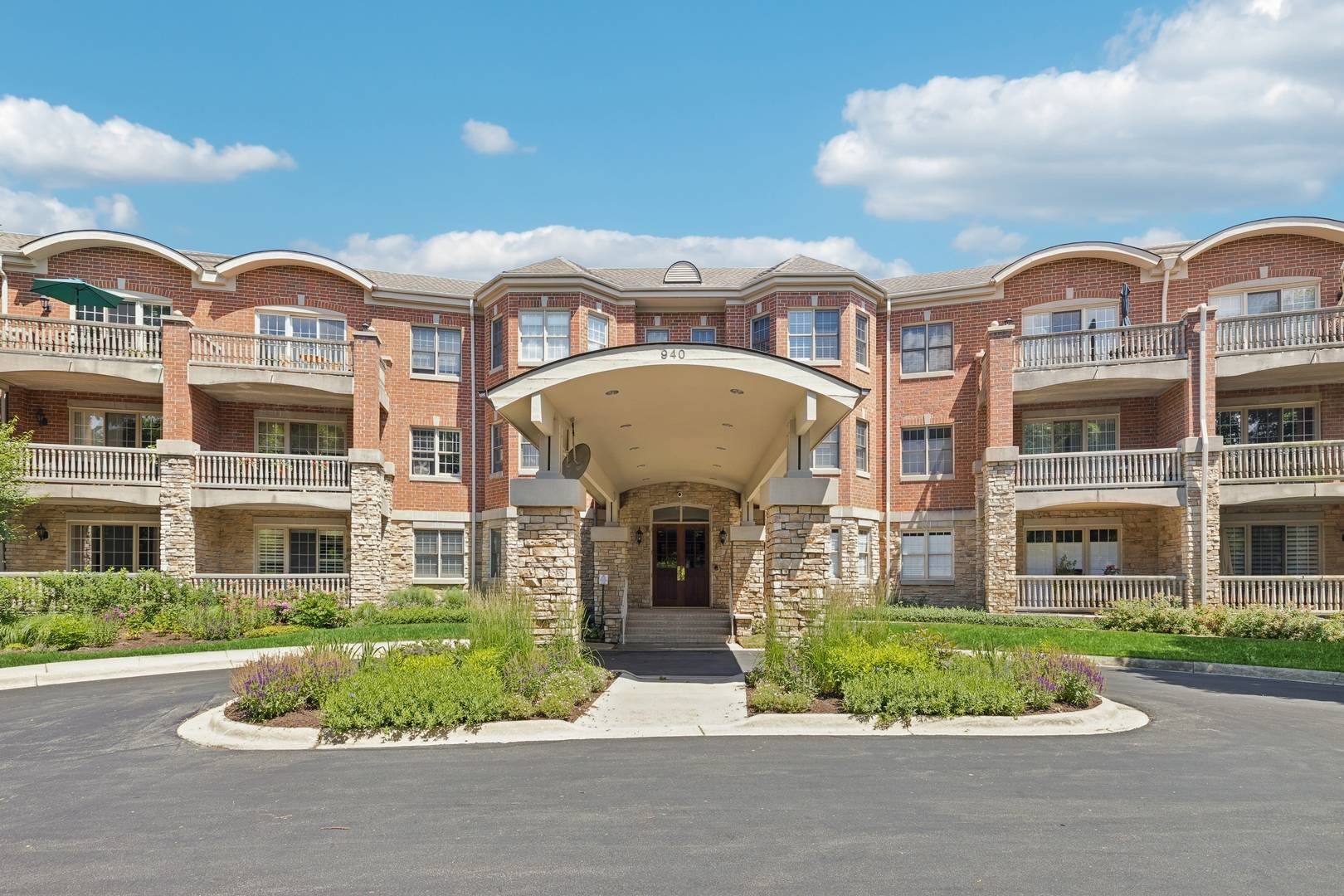 940 Augusta WAY #315, Highland Park, IL 60035