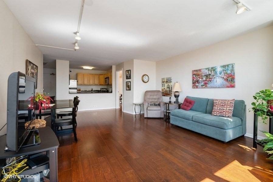 Chicago, IL 60657,525 W Hawthorne PL #1507