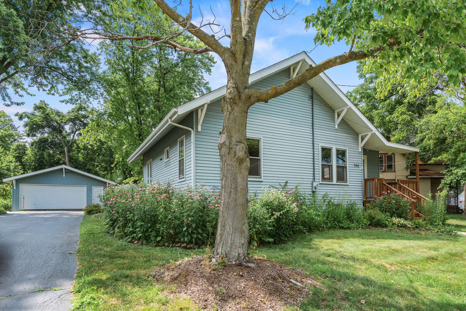 144 Greenley ST, Woodstock, IL 60098
