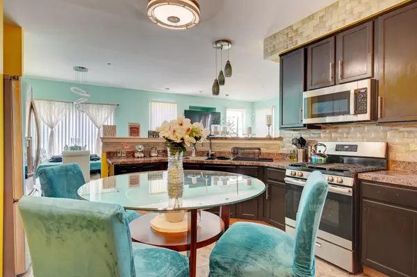 Matteson, IL 60443,6423 Gray Hawk DR #2716