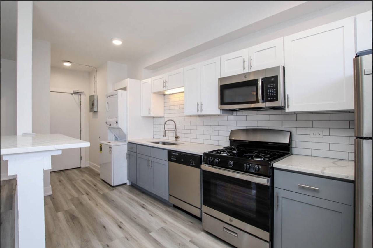 Chicago, IL 60660,5920 N Ridge AVE #302