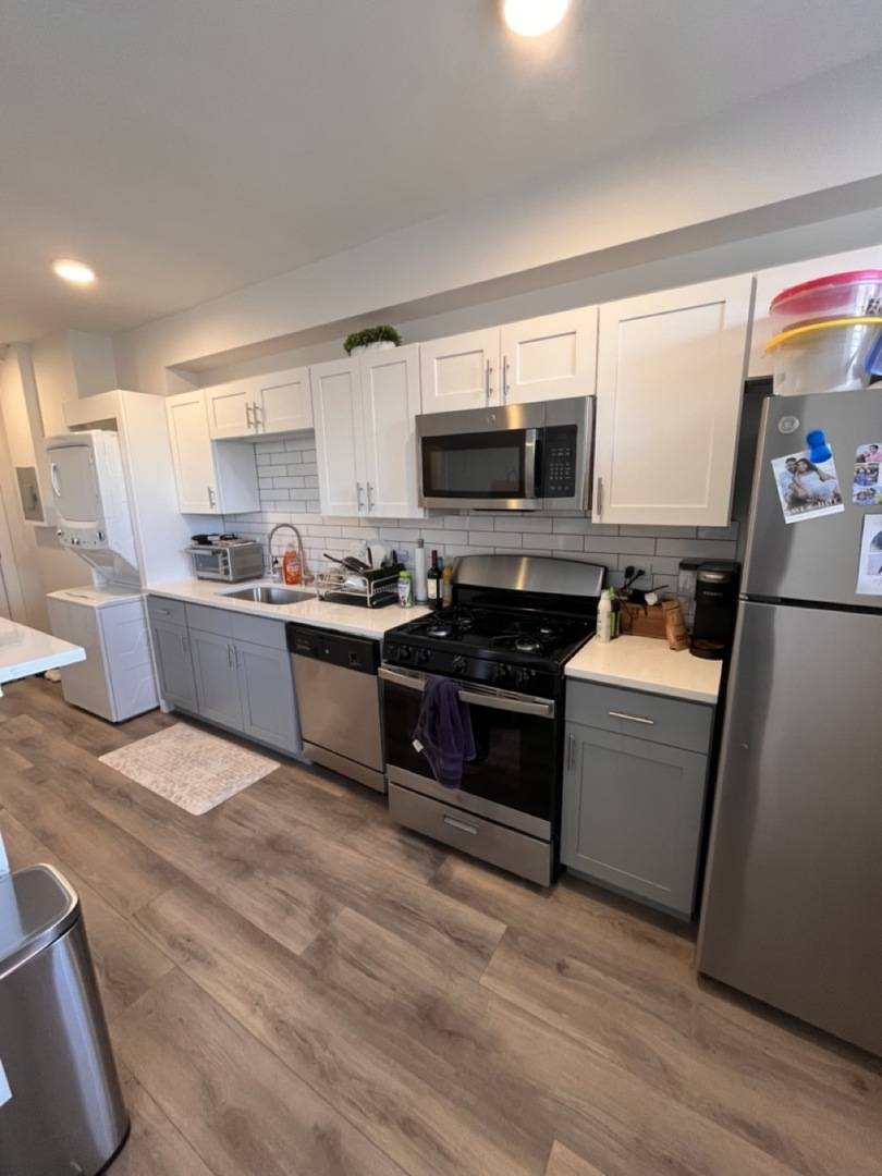 Chicago, IL 60660,5920 N Ridge AVE #302