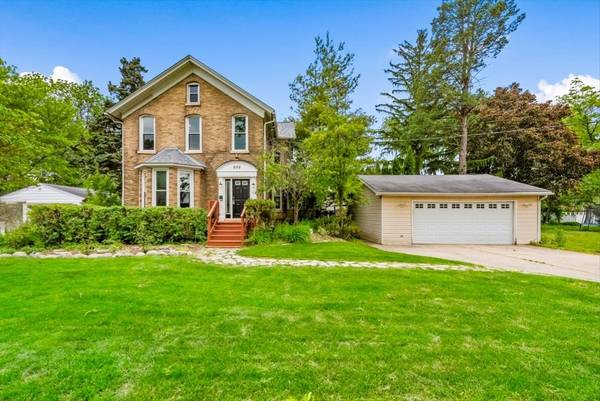 956 South ST, Elgin, IL 60123
