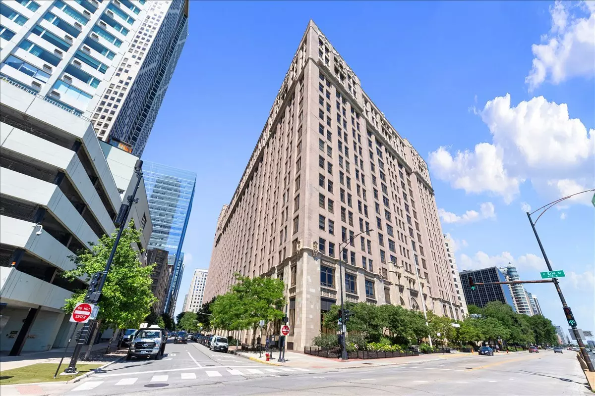 Chicago, IL 60611,680 N Lake Shore DR #914