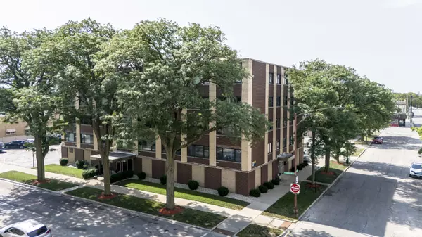 Chicago, IL 60630,5925 W Gunnison ST #103