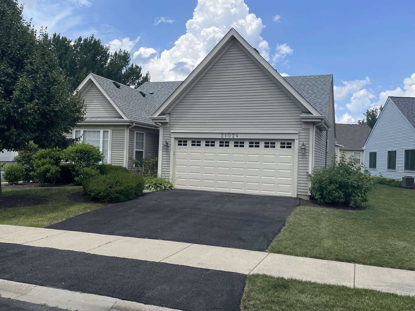 Plainfield, IL 60544,21024 W Walnut LN